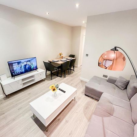 Chic 1-Bedroom Flat In Elephant & Castle, Near The Shard London Exterior photo
