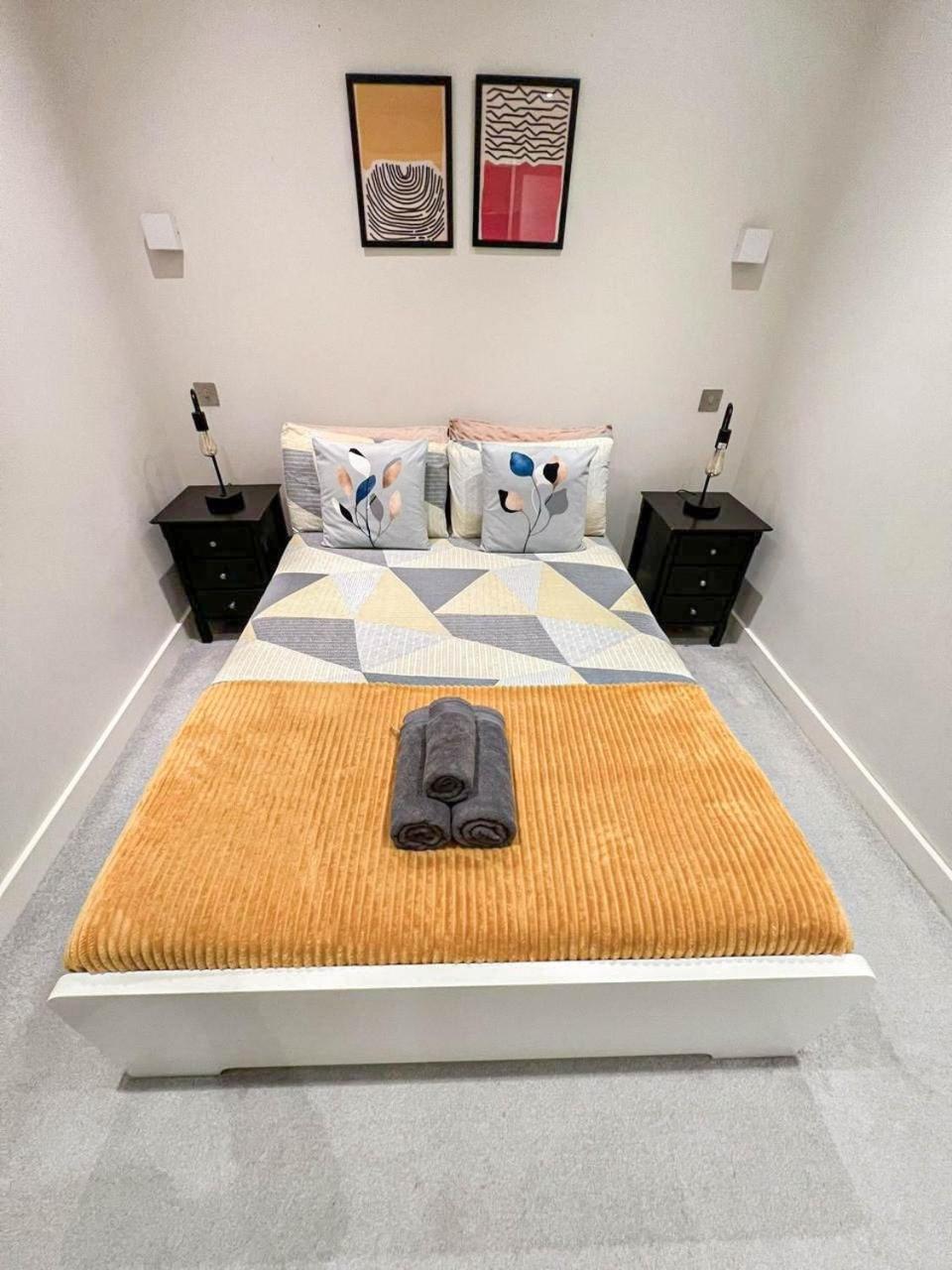 Chic 1-Bedroom Flat In Elephant & Castle, Near The Shard London Exterior photo